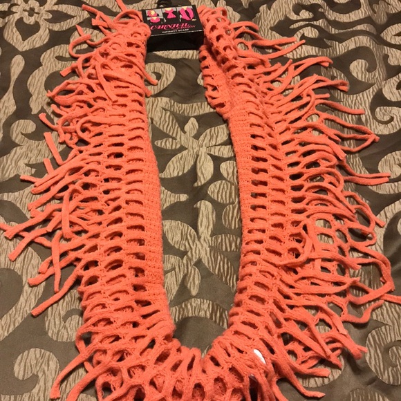 Infinity scarf - Picture 2 of 2